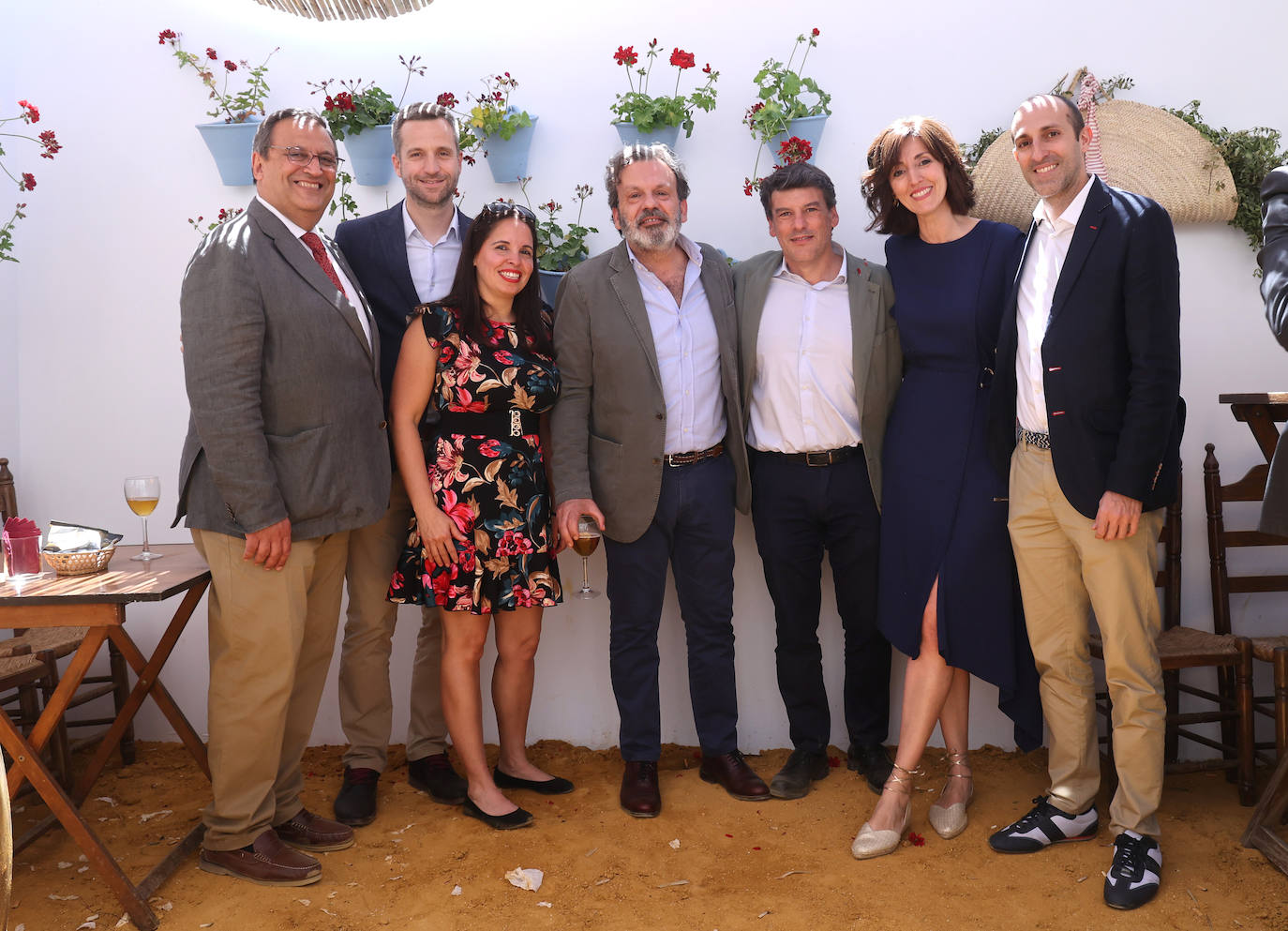 Las imágenes del ambiente en las casetas este lunes en la Feria de Córdoba (II)