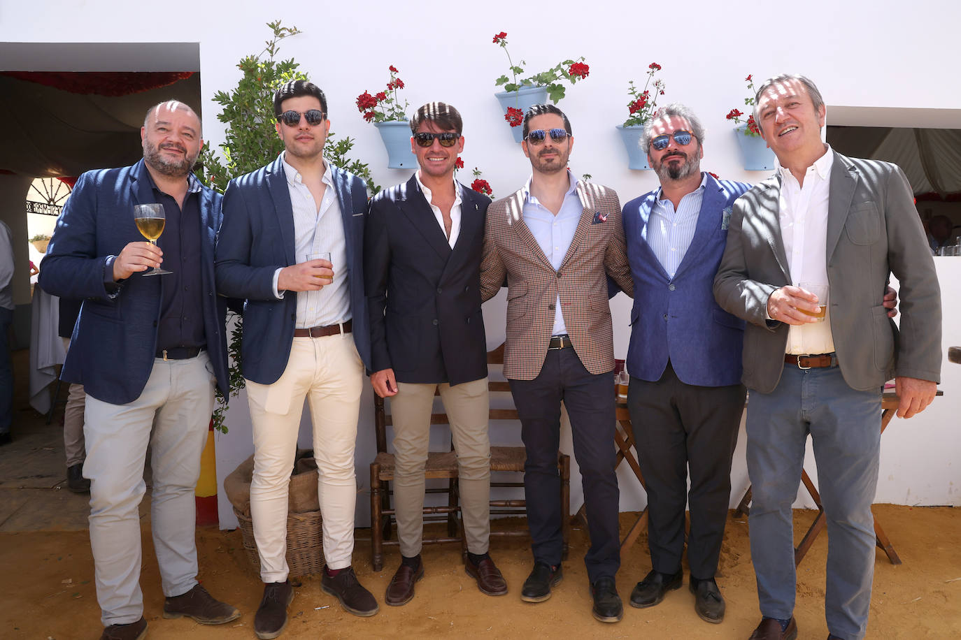 Las imágenes del ambiente en las casetas este lunes en la Feria de Córdoba (II)