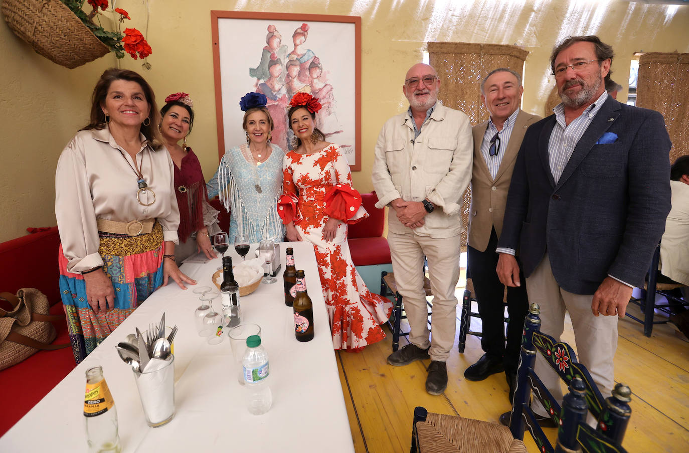 Las imágenes del ambiente en las casetas este martes en la Feria de Córdoba (I)