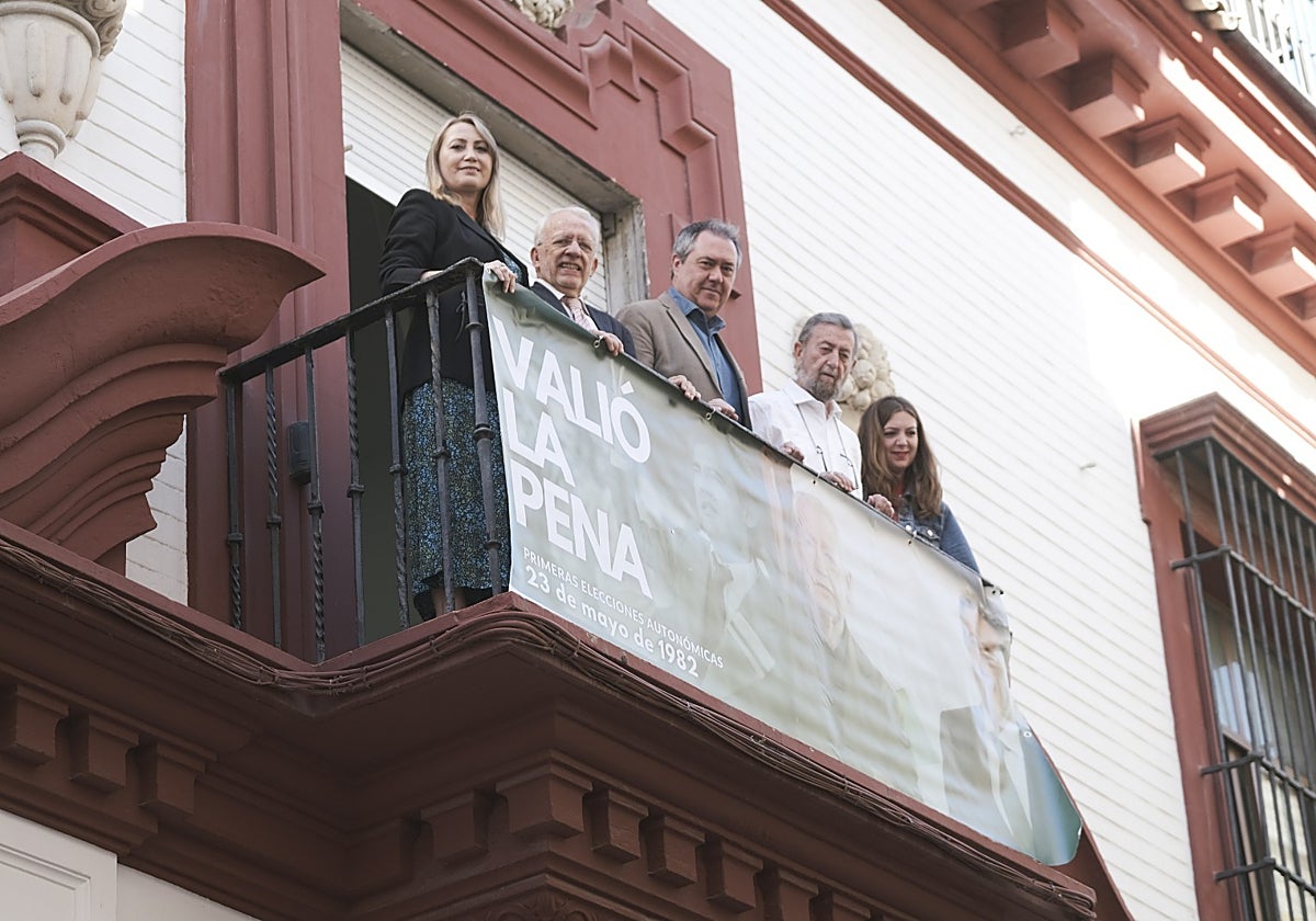 Juan Espadas con Manuel Pezzi y Manuel Gracia