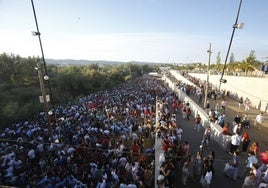 Fotos: diez mil jóvenes, en el botellón de la Feria de Córdoba