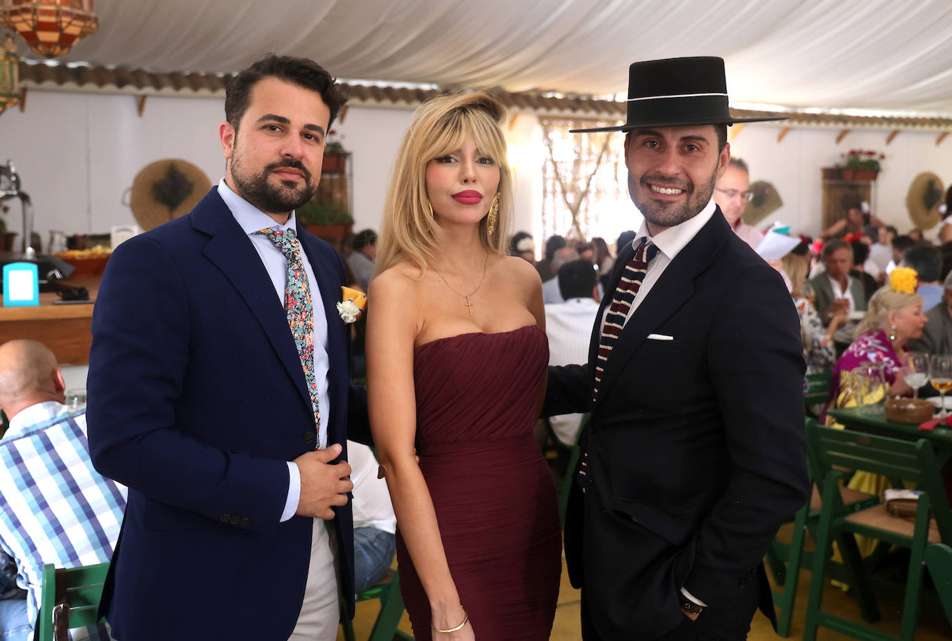 Las imágenes del ambiente en las casetas de este miércoles en la Feria de Córdoba (I)