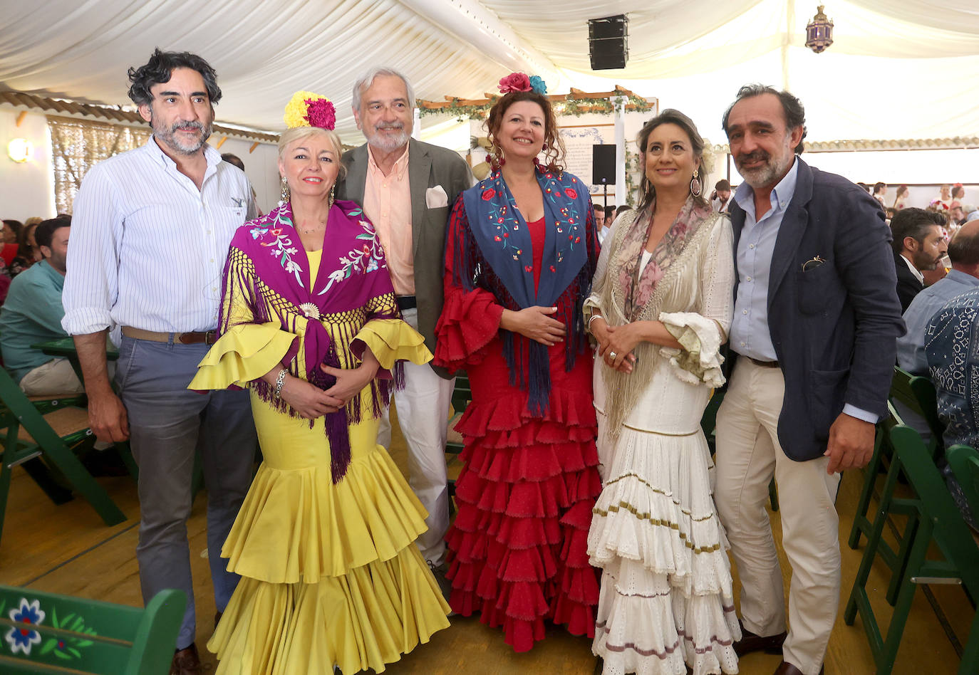 Las imágenes del ambiente en las casetas de este miércoles en la Feria de Córdoba (I)
