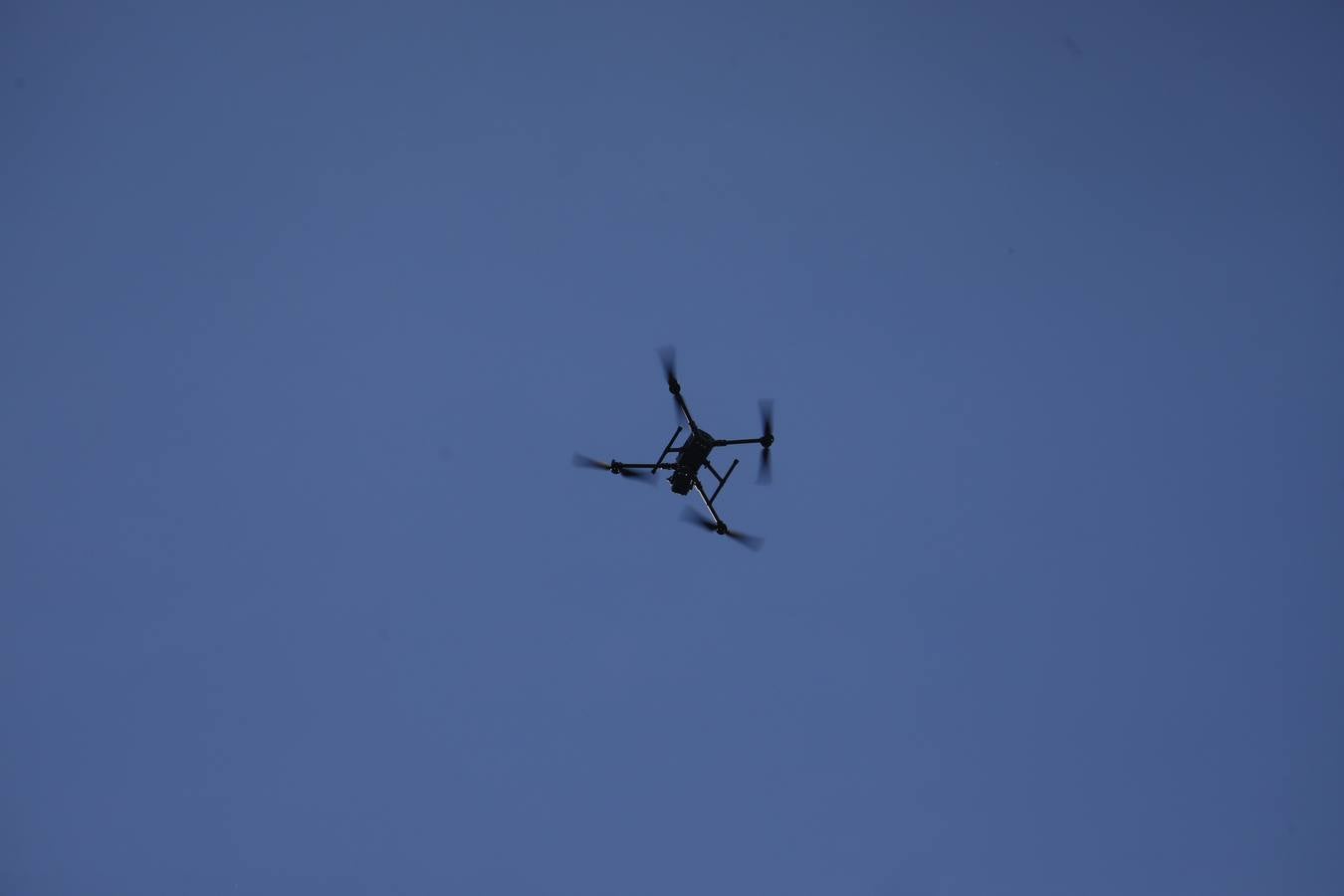 Fotos: La brillante exhibición de drones de la Policía Nacional en la Feria de Córdoba