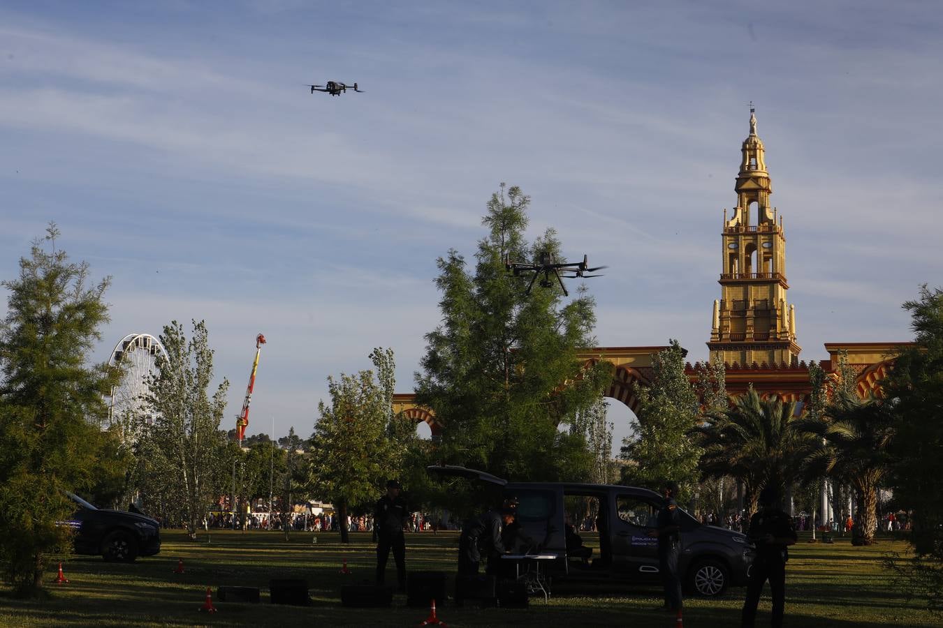 Fotos: La brillante exhibición de drones de la Policía Nacional en la Feria de Córdoba