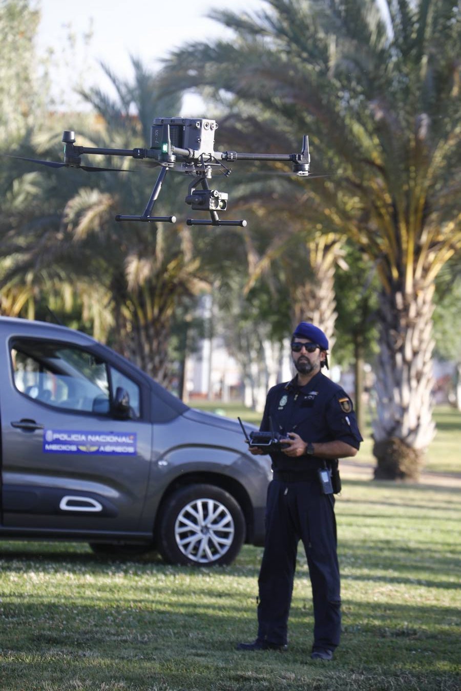 Fotos: La brillante exhibición de drones de la Policía Nacional en la Feria de Córdoba