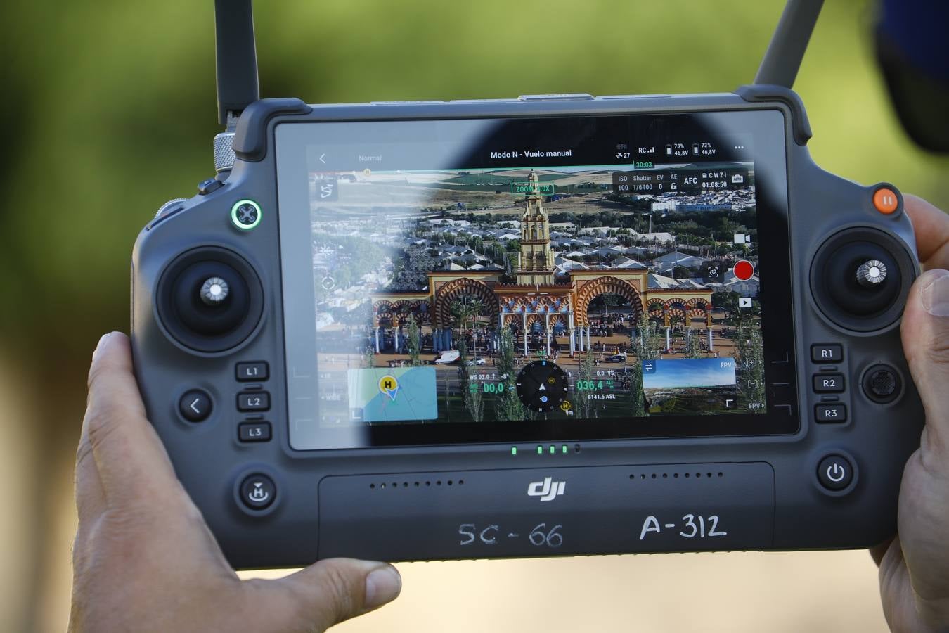 Fotos: La brillante exhibición de drones de la Policía Nacional en la Feria de Córdoba