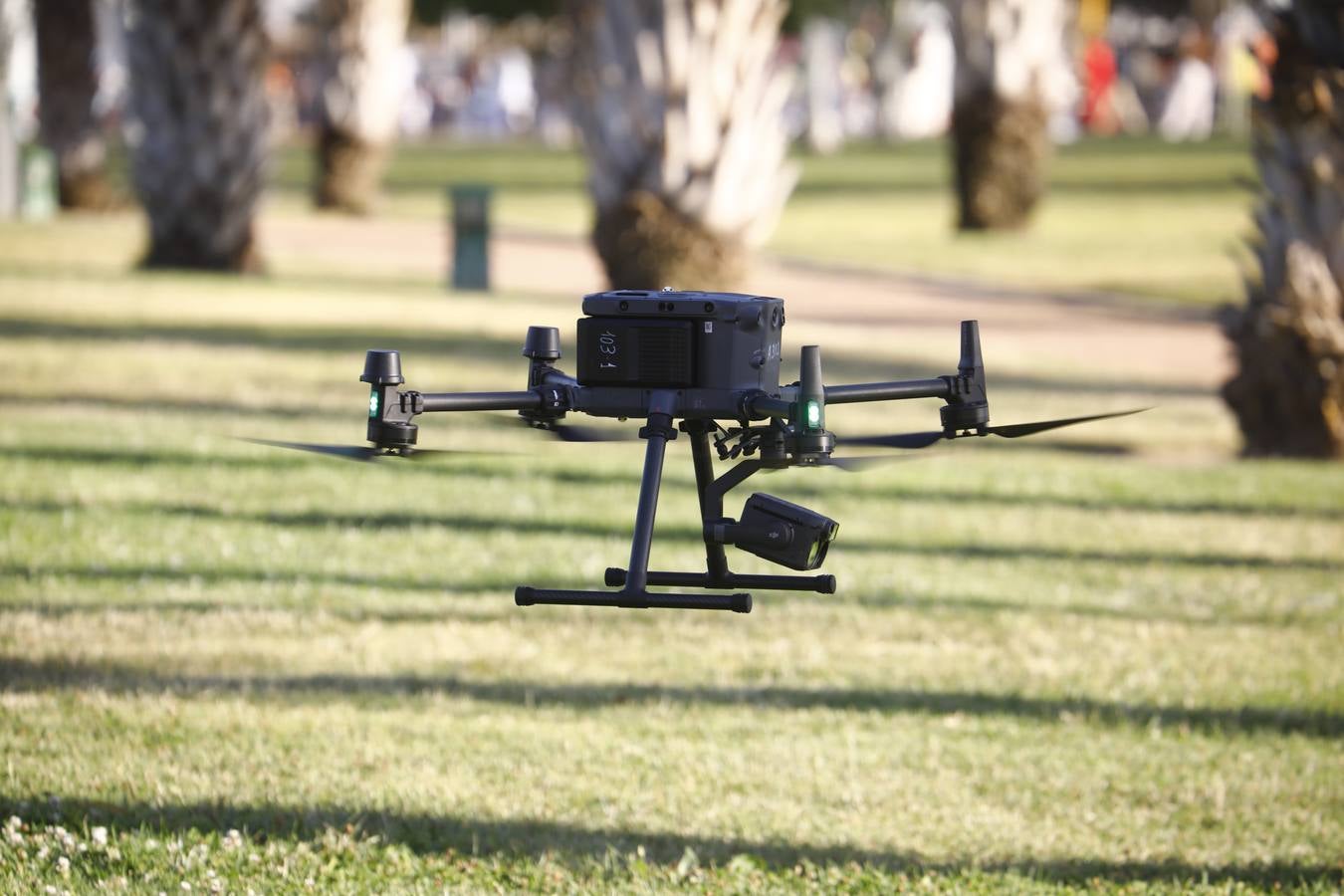 Fotos: La brillante exhibición de drones de la Policía Nacional en la Feria de Córdoba