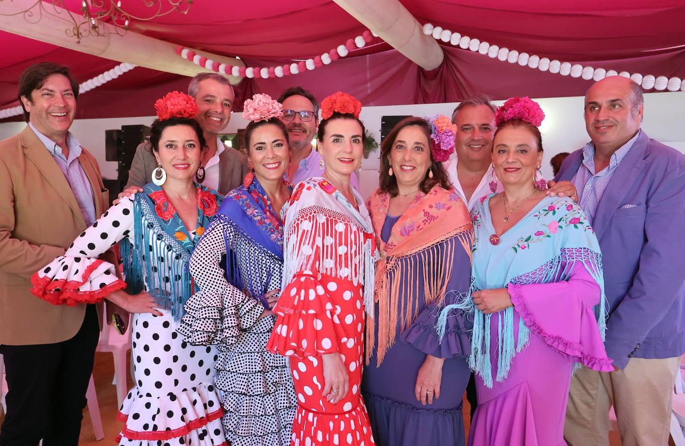 Las imágenes del ambiente en las casetas este miércoles en la Feria de Córdoba (II)