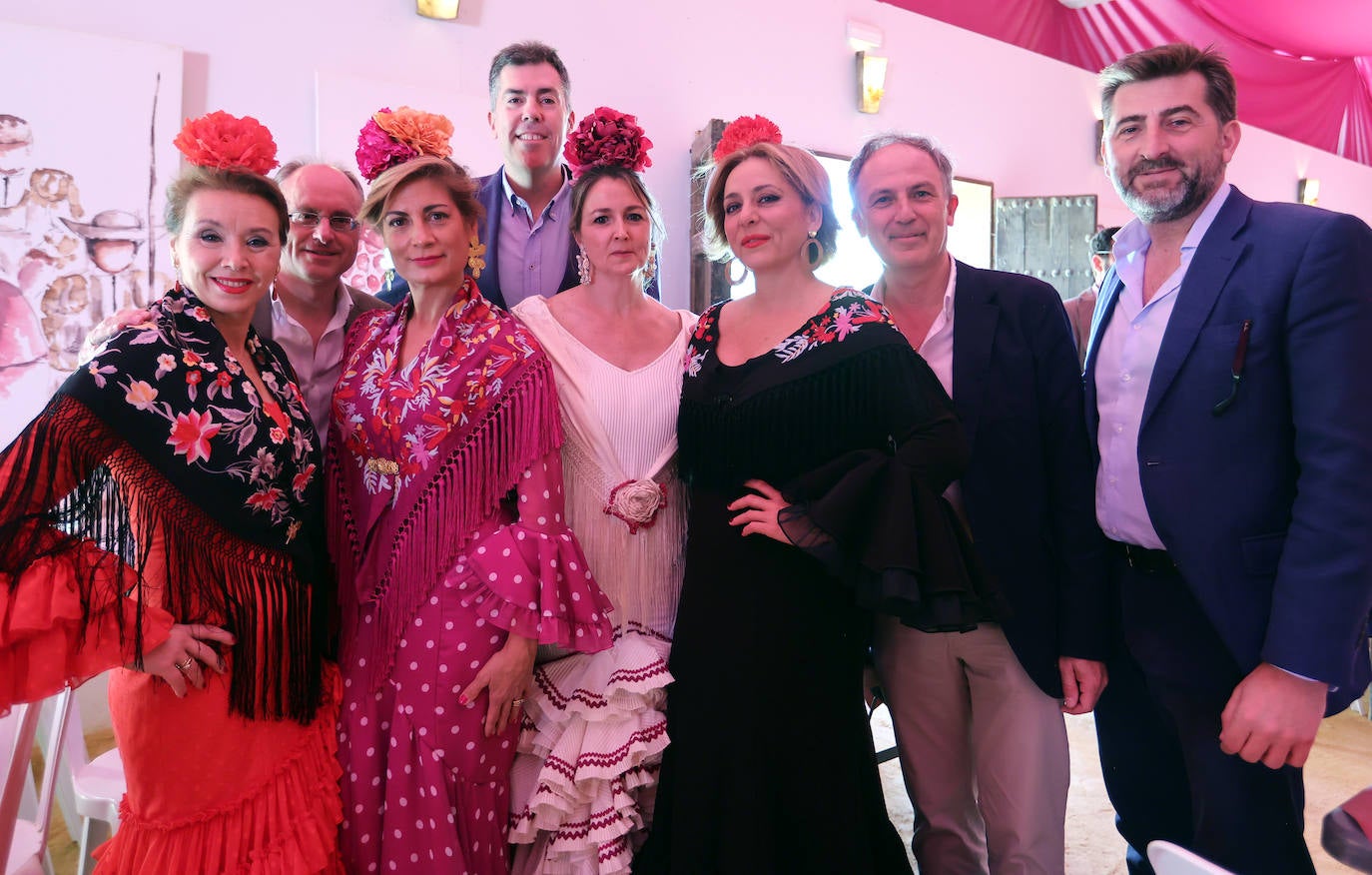 Las imágenes del ambiente en las casetas este miércoles en la Feria de Córdoba (II)