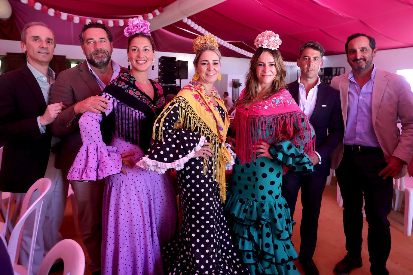 Las imágenes del ambiente en las casetas este miércoles en la Feria de Córdoba (II)