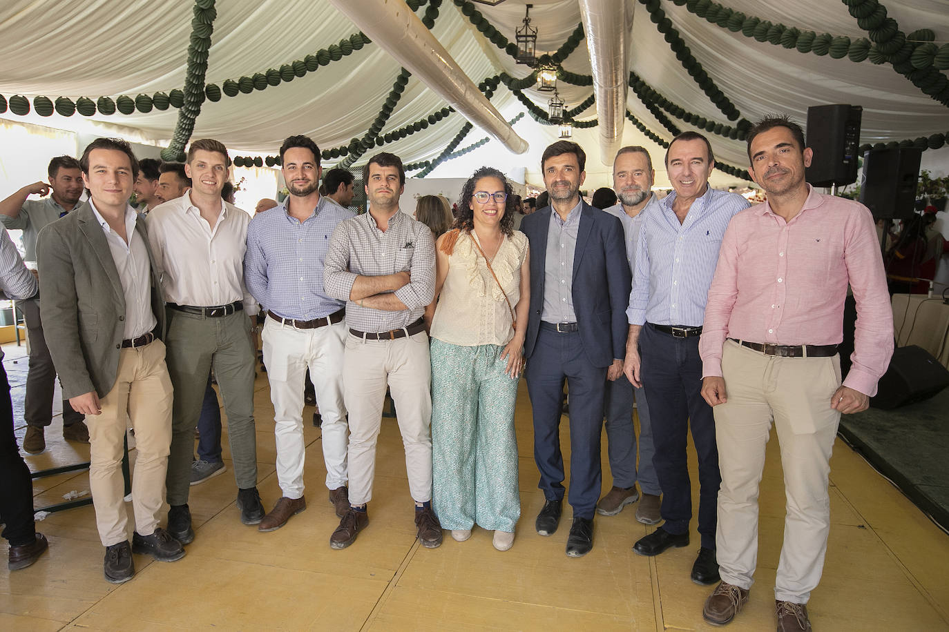 Las imágenes del ambiente en las casetas el jueves de la Feria de Córdoba (I)