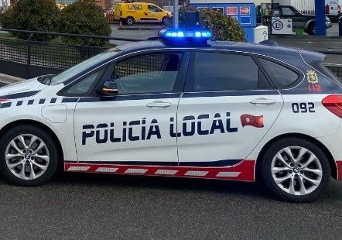 Coche patrulla de la Policía Local de León en una imagen de archivo