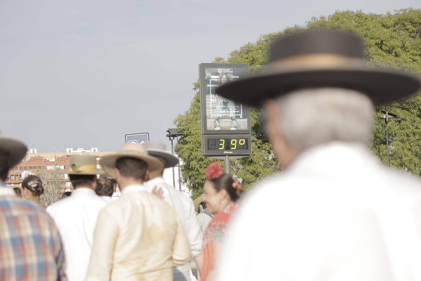 La primera parada de la hermandad de la Macarena cuando entra en Sevilla es en la Basílica del Cachorro