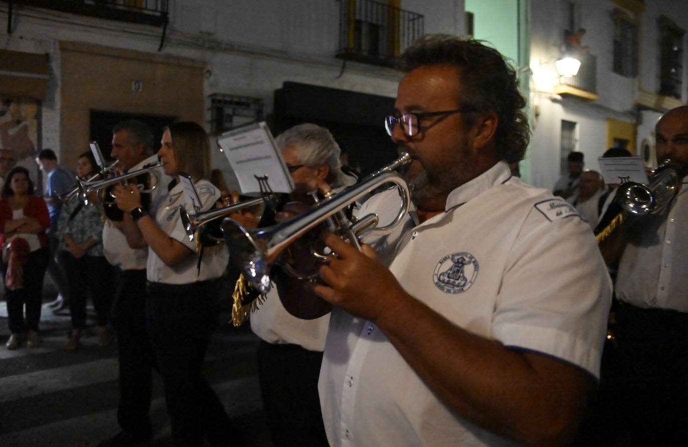 Fotos: La alegre procesión de María Auxiliadora por Córdoba