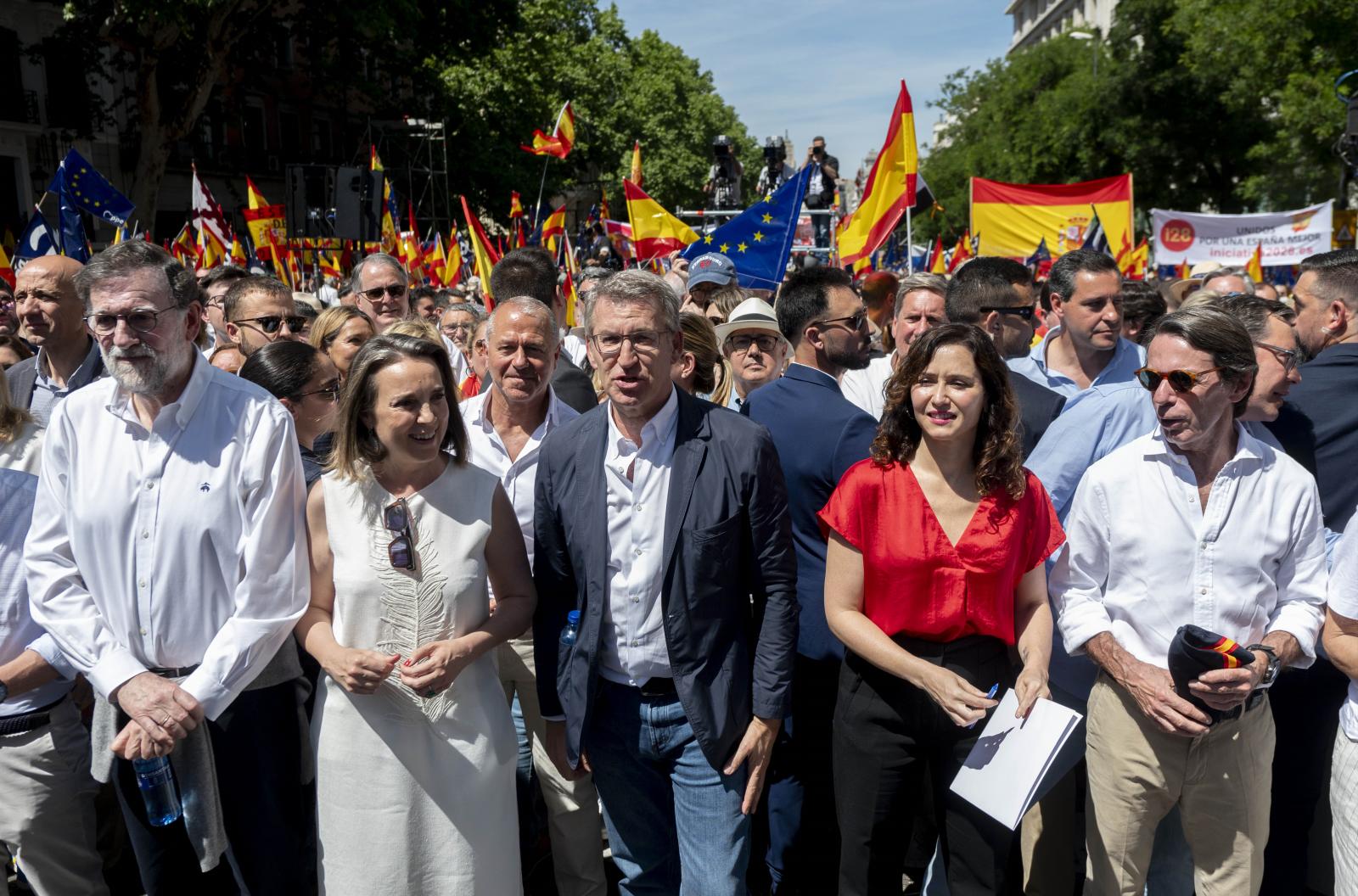 La manifestación del PP contra la ley de amnistía, en imágenes