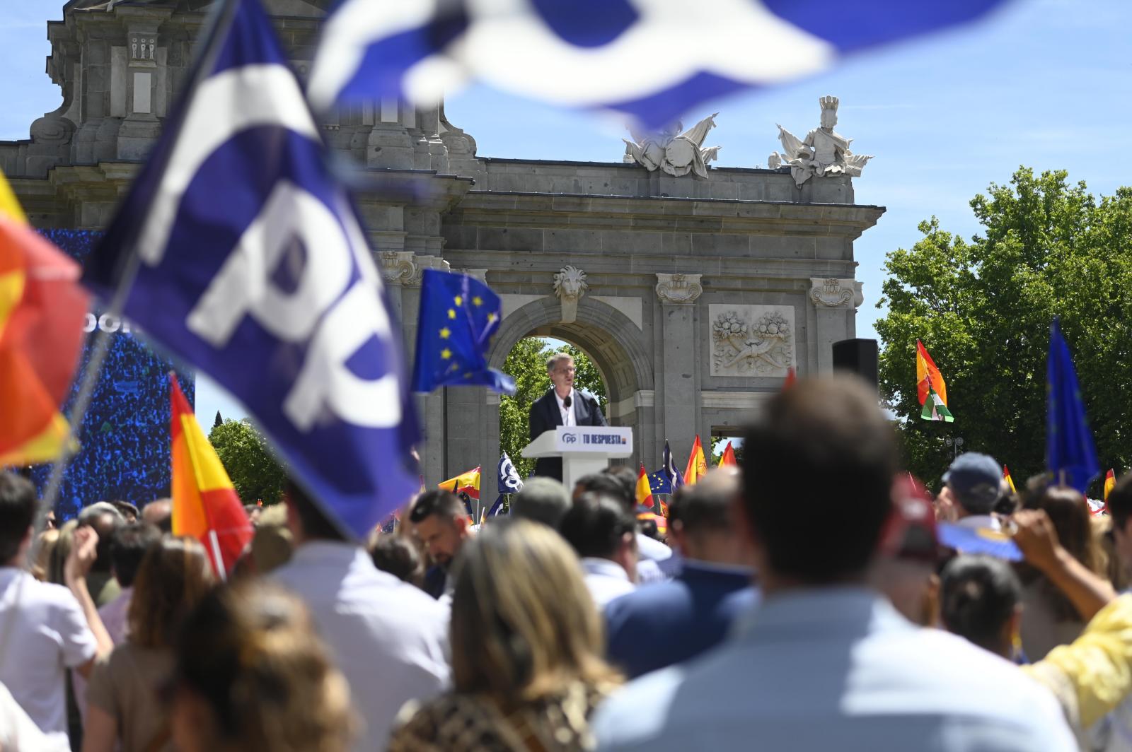 La manifestación del PP contra la ley de amnistía, en imágenes