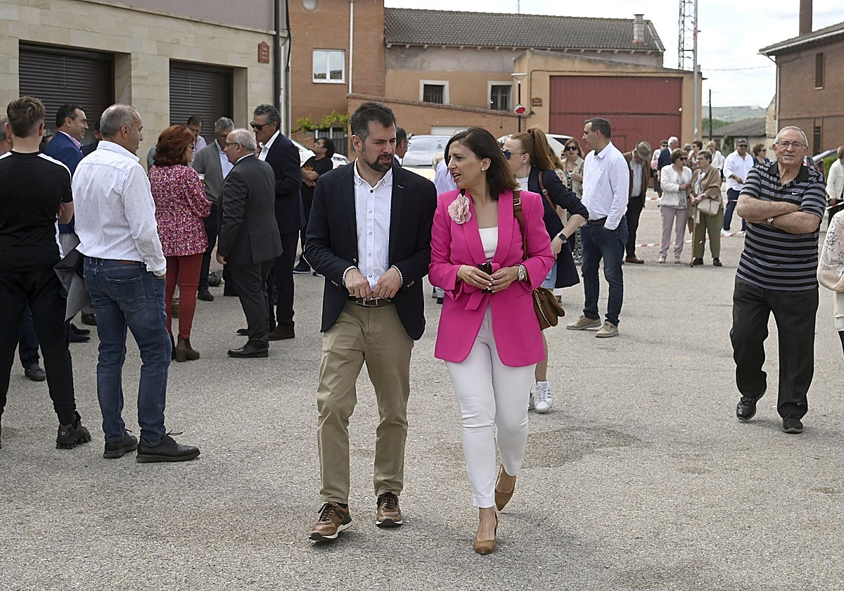 Luis Tudanca y Esther Peña, este domingo en Estépar (Burgos)