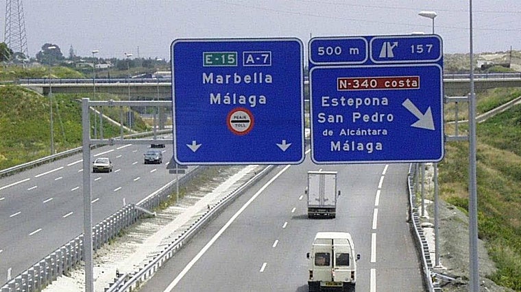 La AP-7 a su paso por San Pedro de Alcántara