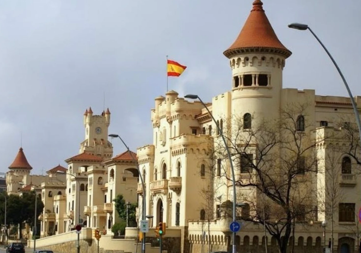 Vista exterior del cuartel del Bruch del Ejercito de Tierra, situado en Barcelona