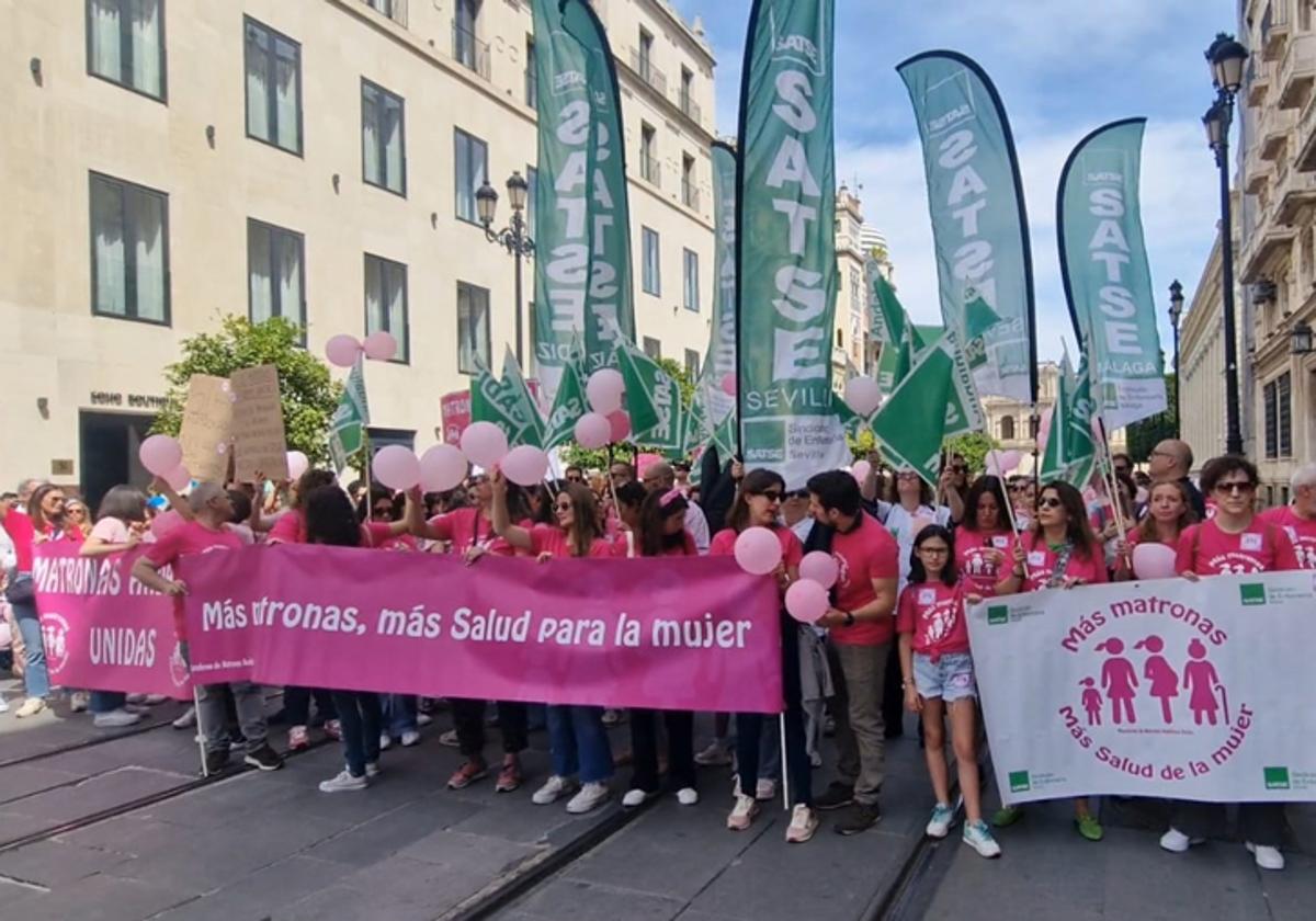 Manifestación de matronas en Sevilla