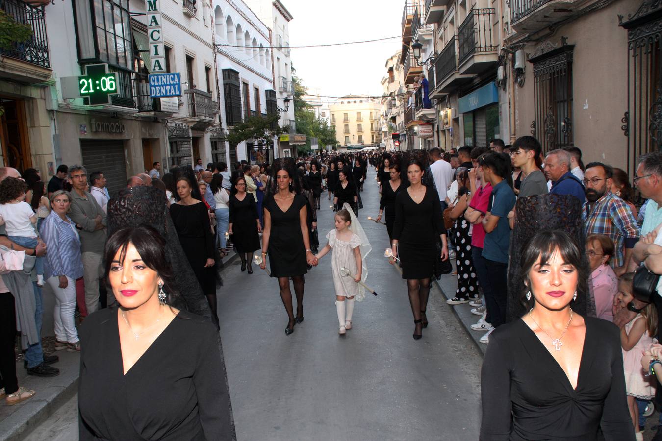 Fotos: el Nazareno vuelve a las calles abarrotadas de Priego de Córdoba