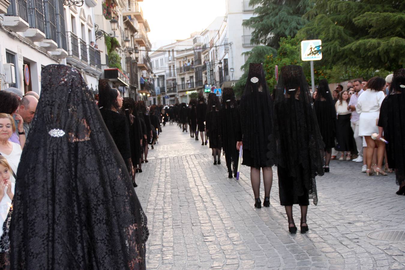 Fotos: el Nazareno vuelve a las calles abarrotadas de Priego de Córdoba