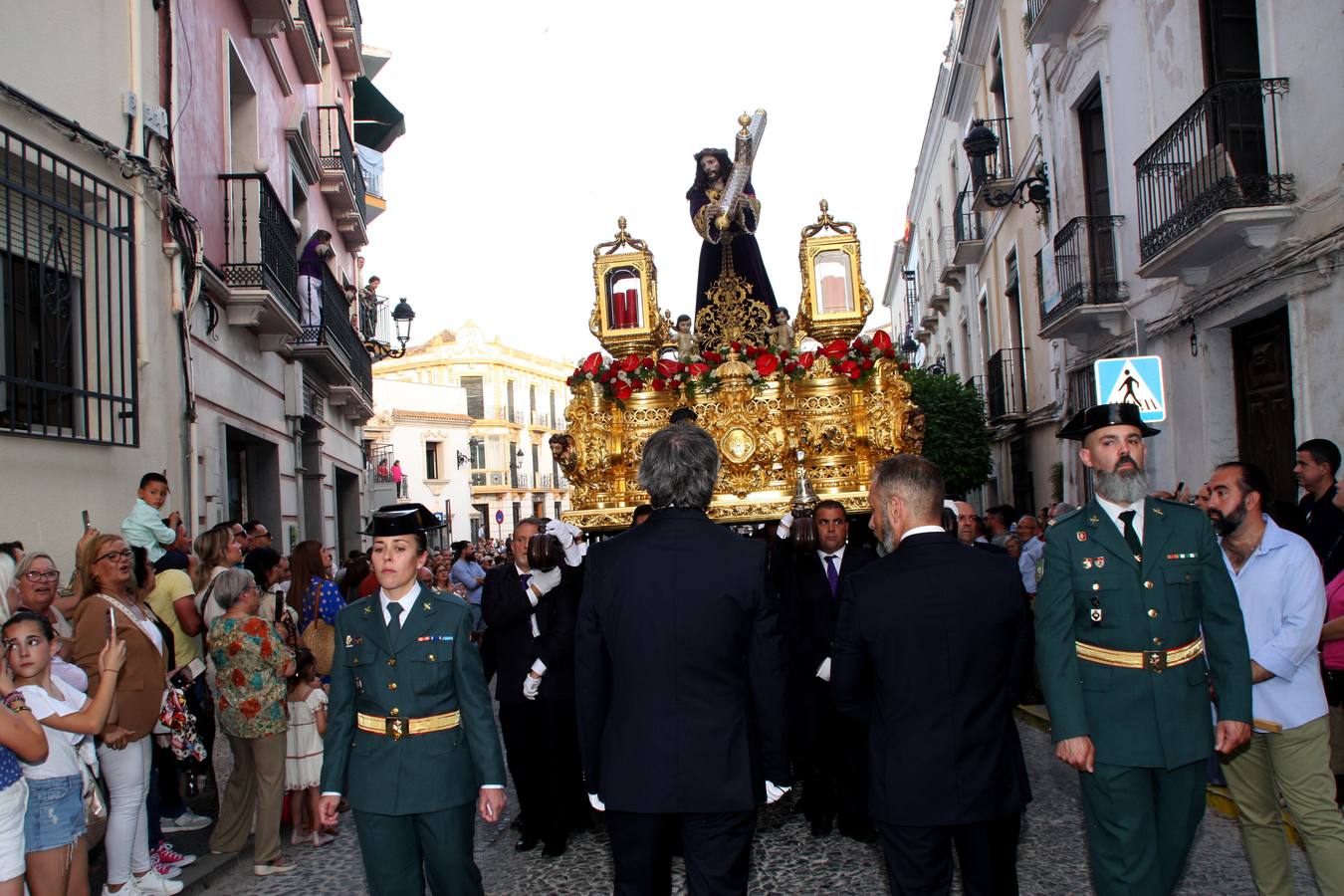 Fotos: el Nazareno vuelve a las calles abarrotadas de Priego de Córdoba