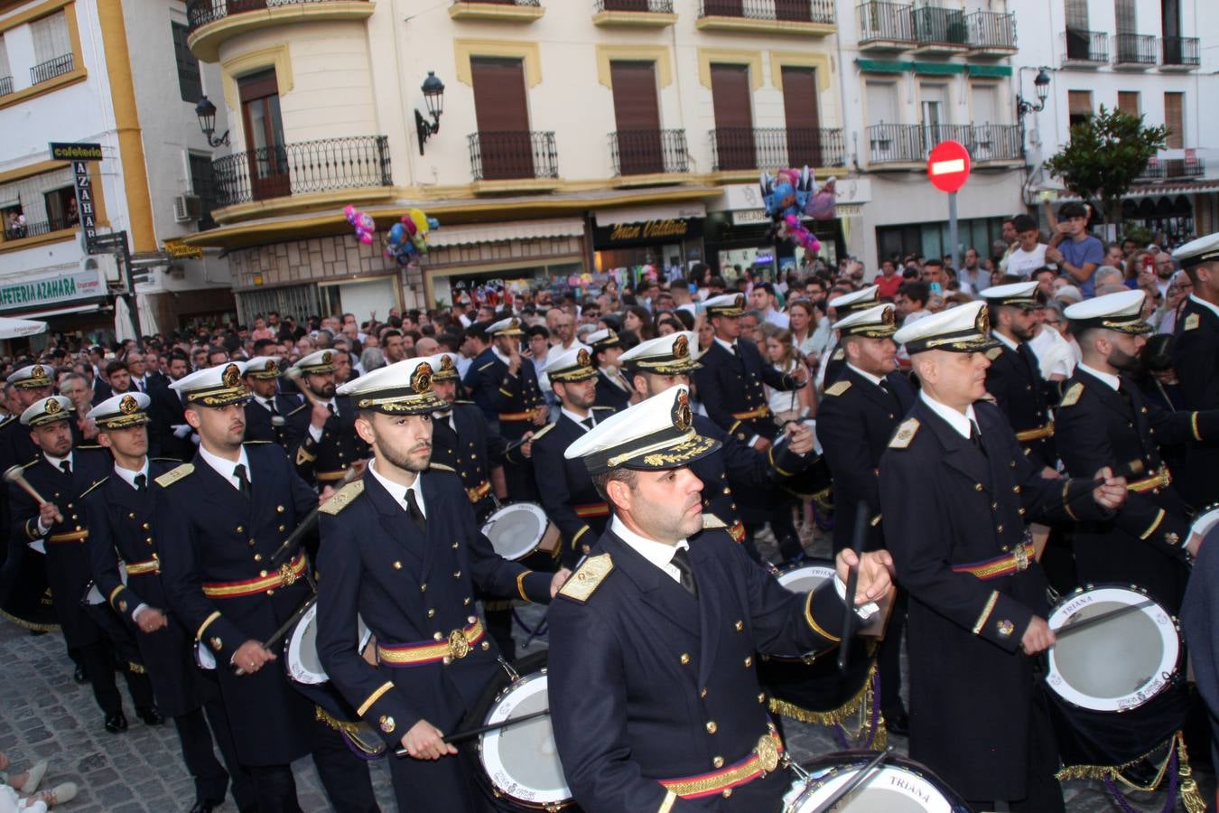 Fotos: el Nazareno vuelve a las calles abarrotadas de Priego de Córdoba
