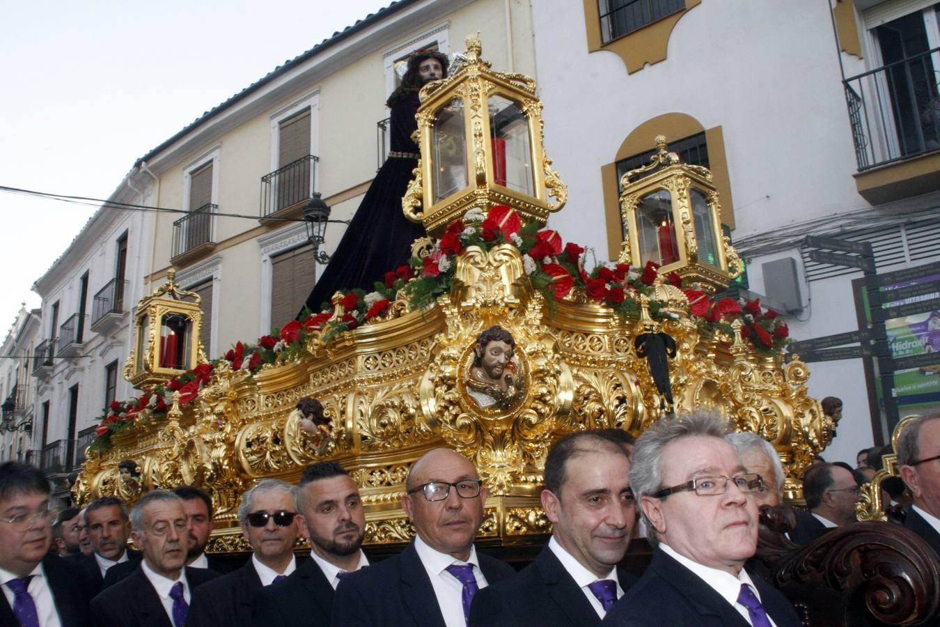 Fotos: el Nazareno vuelve a las calles abarrotadas de Priego de Córdoba