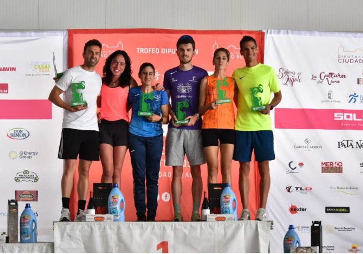 Imagen del podio masculino y femenino en Pedro Muñoz