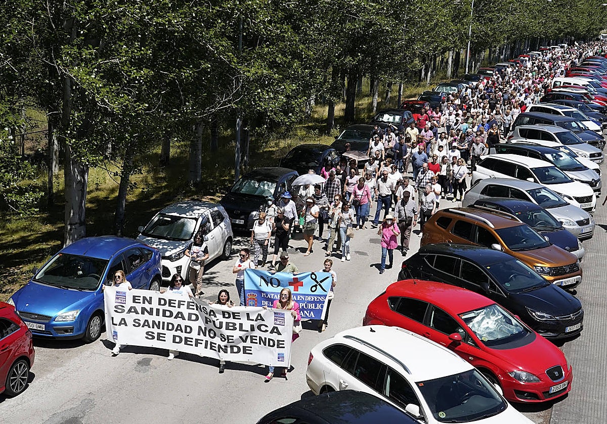Concentración por la sanidad pública en el Hospital del Bierzo de Ponferrada