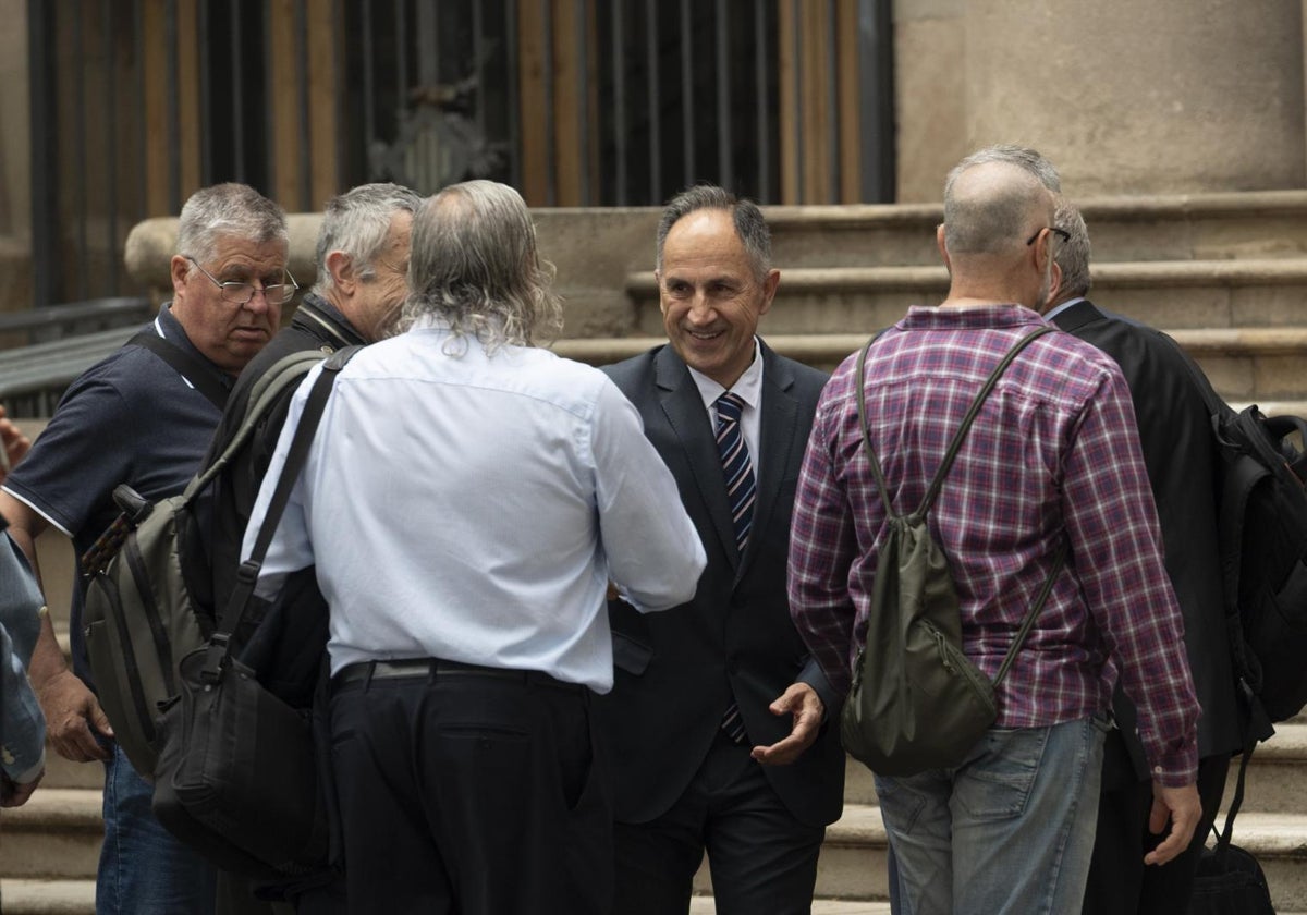 Pedro Varela, a su llegada a la Audiencia de Barcelona, el primer día de juicio