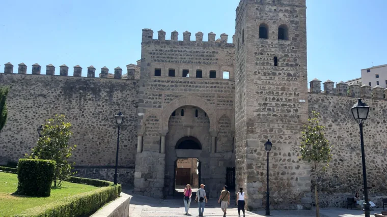 Histórica Puerta de Alfonso VI en la actualidad, por donde el rey entró a Toledo tras su tras su conquista en mayo de 1085