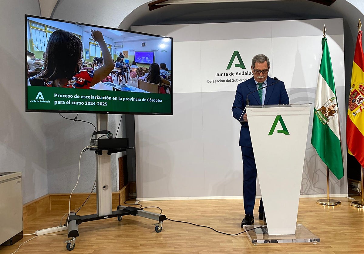 El delegado de Desarrollo Educativo de la Junta en Córdoba, José Viso, este martes en la delegación