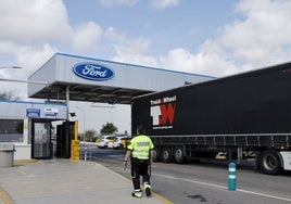 Ford mantiene la zozobra sobre la cifra de nuevos despidos en Almussafes y prorroga el ERTE actual por falta de carga de trabajo