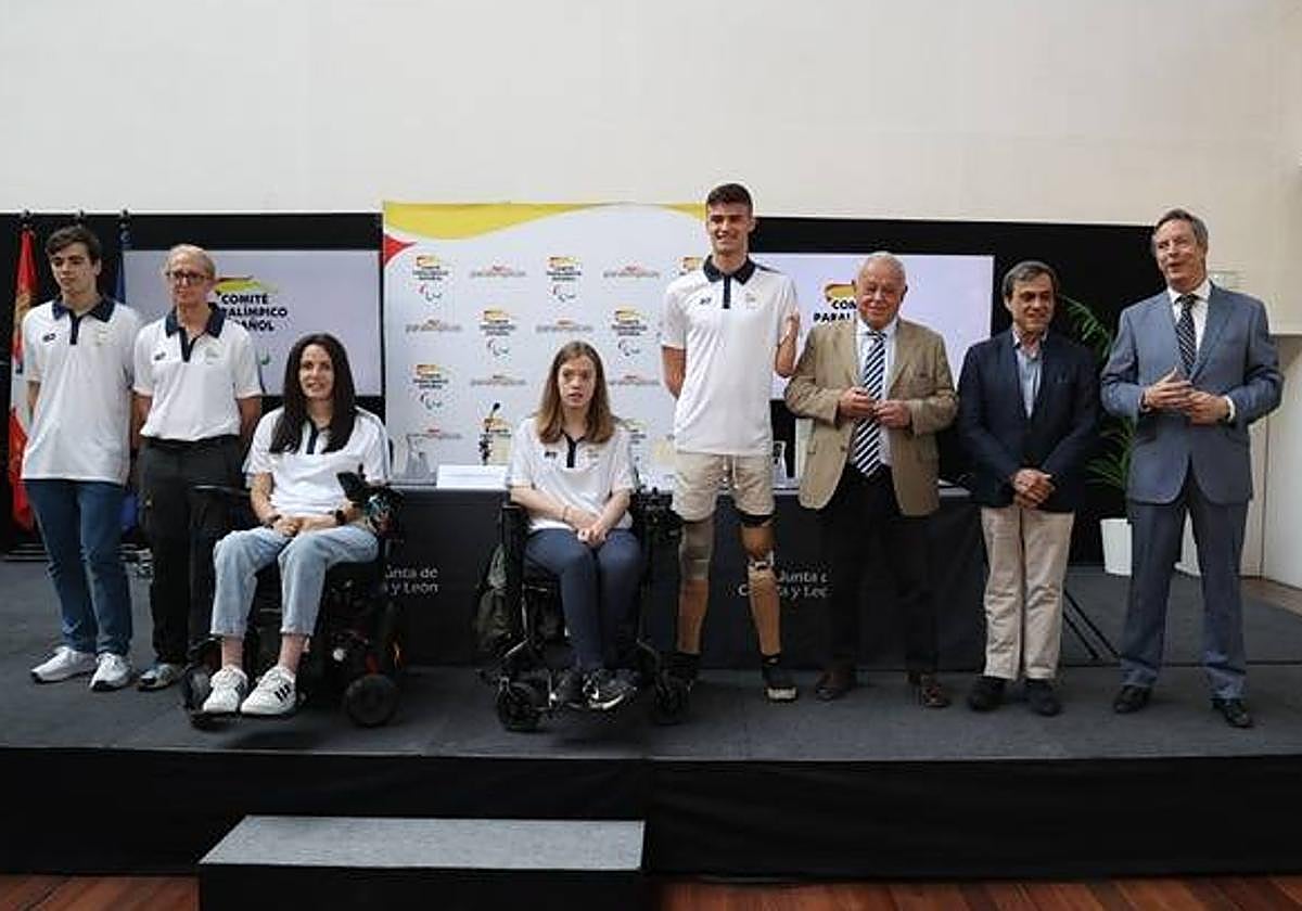 El consejero de Cultura, Turismo y Deporte, Gonzalo Santonja, presenta a los deportistas de Castilla y León preseleccionados para los Juegos Paralímpicos de París 2024