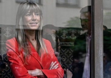 Sánchez ocultó la condición judicial de su mujer en su carta y en las intervenciones posteriores