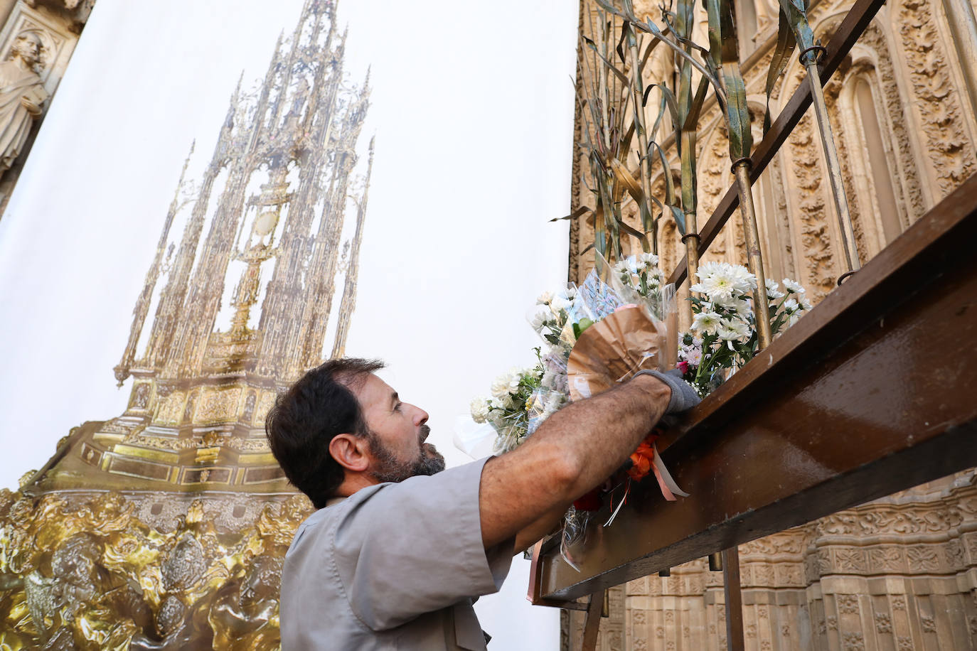 Un millar de niños participan en la ofrenda floral del Corpus de Toledo