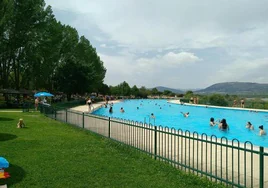El pueblo de Madrid con la piscina natural más grande de España: dónde está y cómo llegar