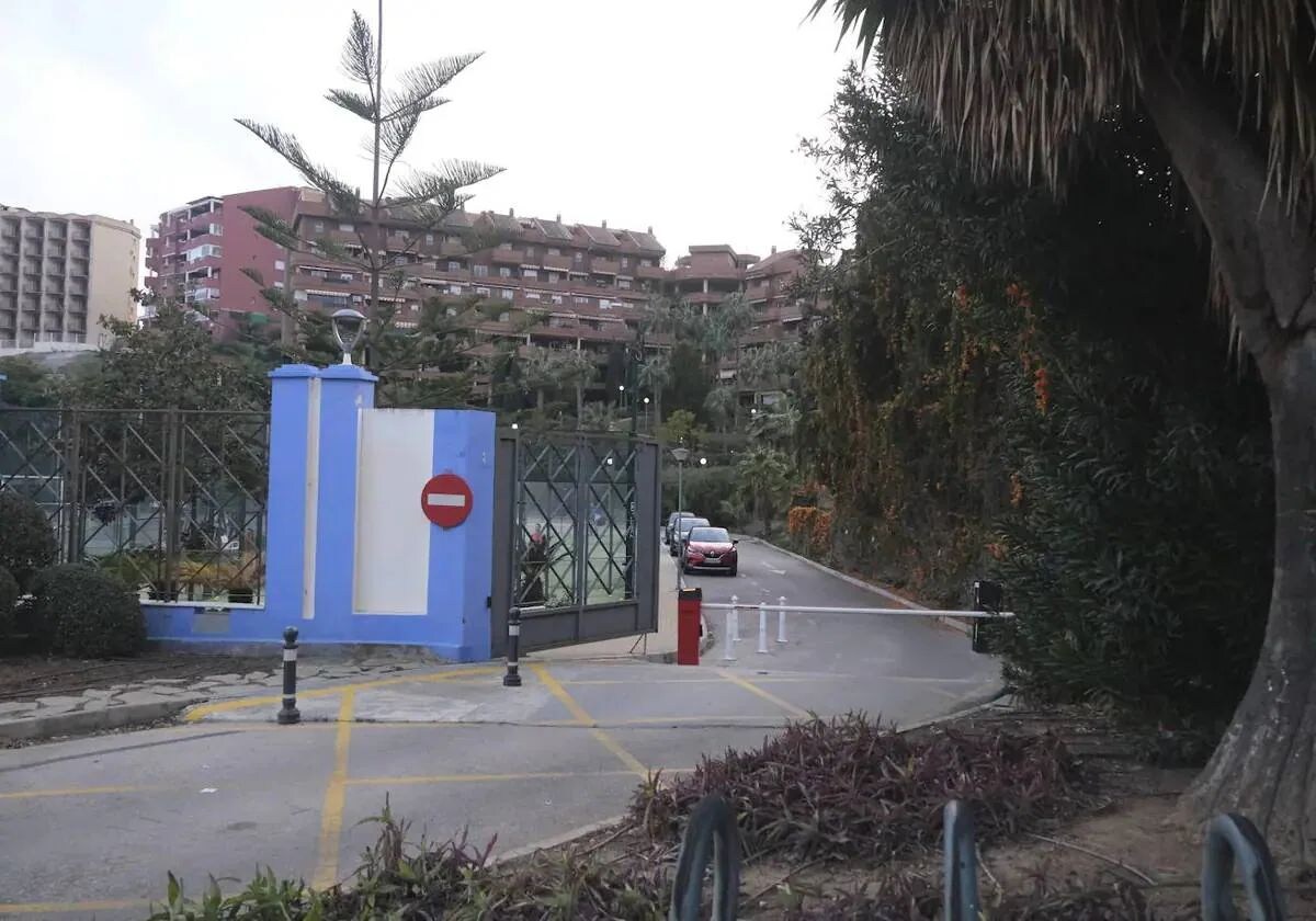 Acceso al parking por el que se obligó a los vecinos a pagar 1.000 euros