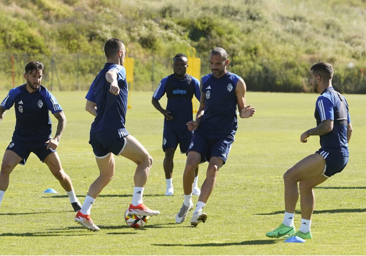 La Ponferradina se ejercita durante un entrenamiento esta temporada