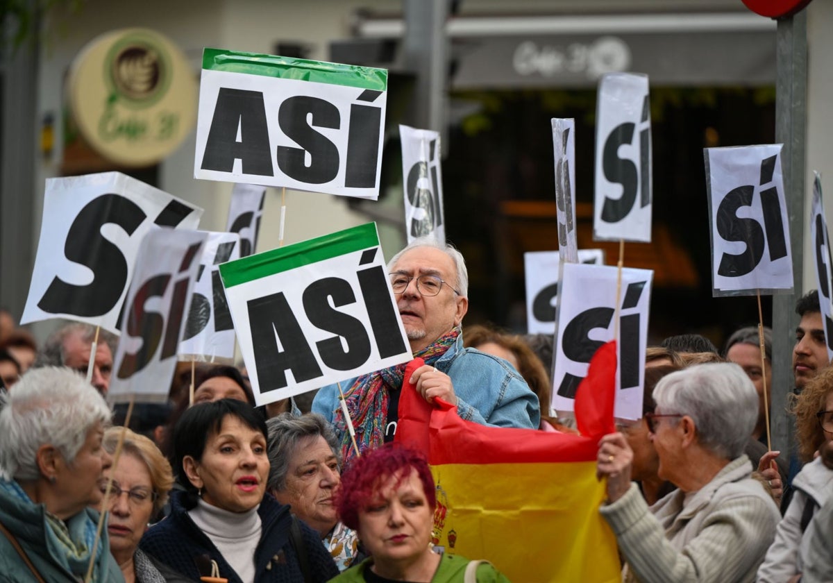 Manifestación de simpatizantes de Pedro Sánchez el 25 de abril pasado, en Ferraz