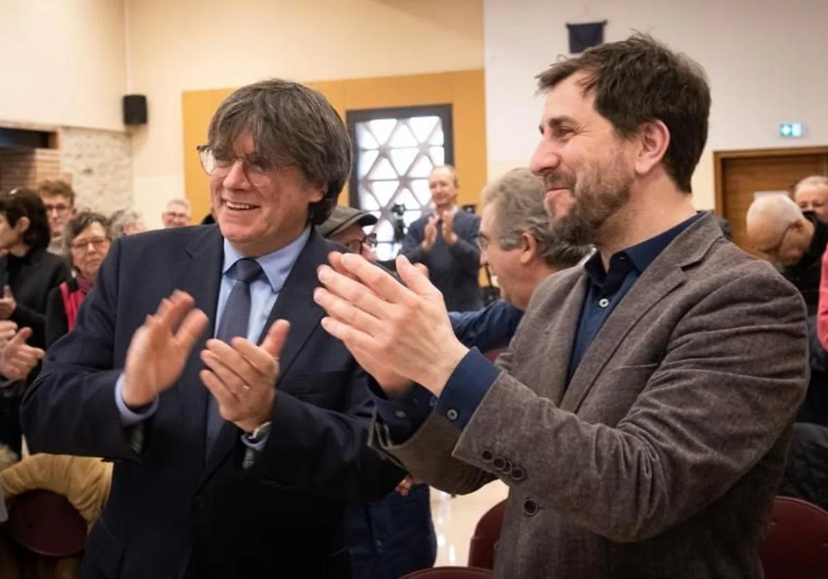 El expresidente de la Generalitat, Carles Puigdemont, y Toni Comin, candidato de Junts a las elecciones europeas