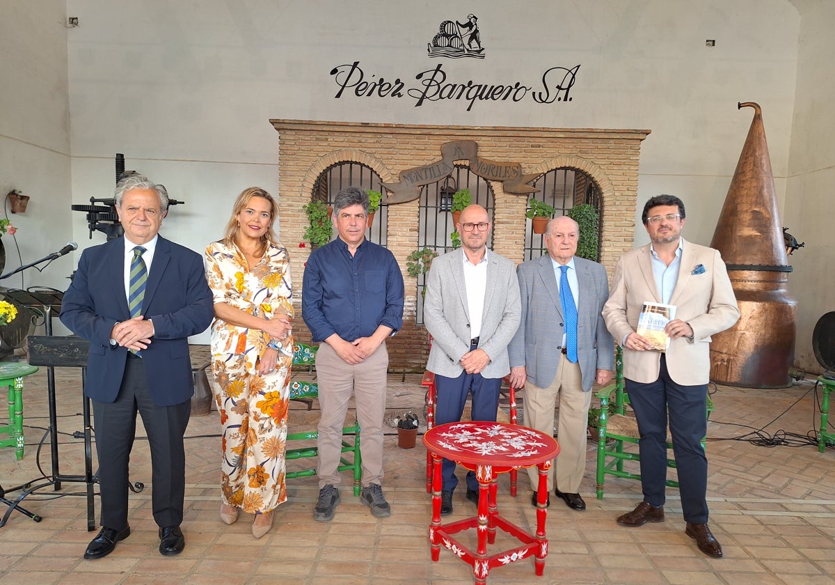 Un momento del acto de presentación del libro, en que participó el director de ABC Córdoba