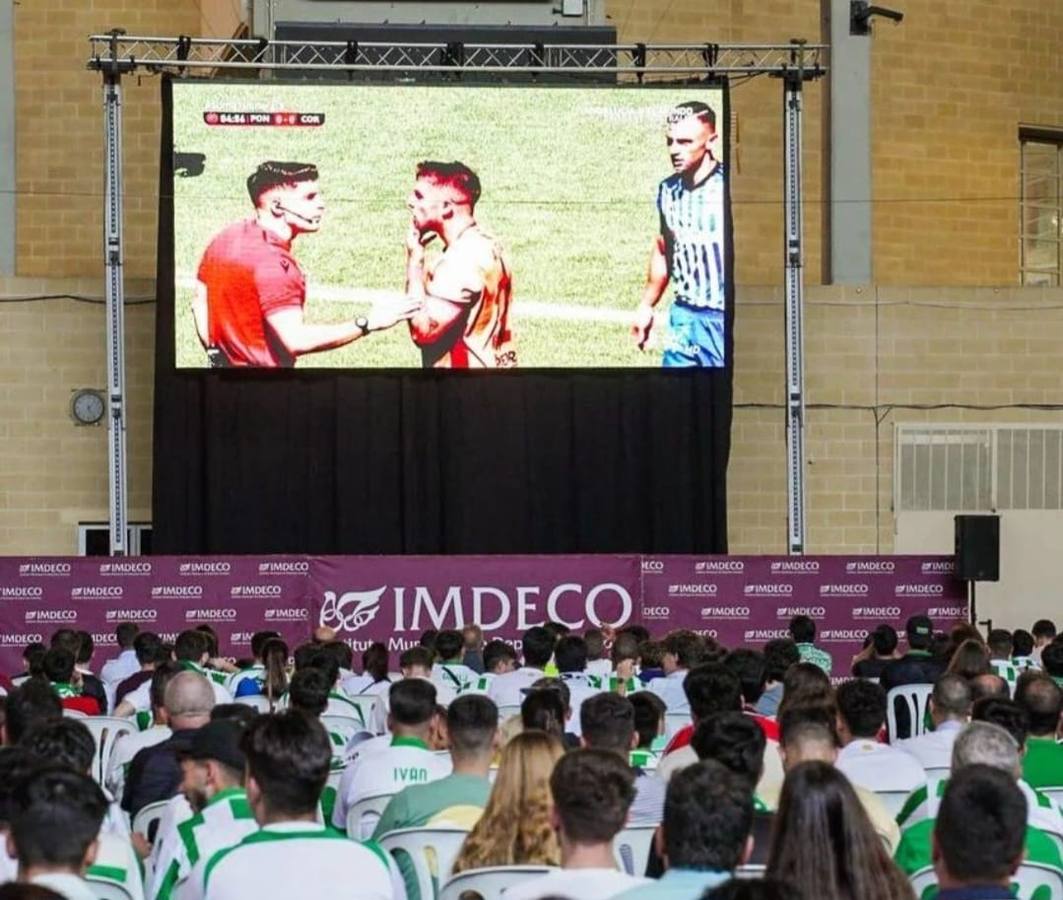 Las imágenes de la afición cordobesista en Ponferrada