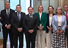 El ministro Albares se reunirá de nuevo el martes con los alcaldes del Campo de Gibraltar