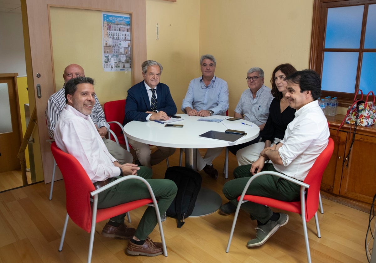 Fuentes, esta mañana en una reunión en Iznájar