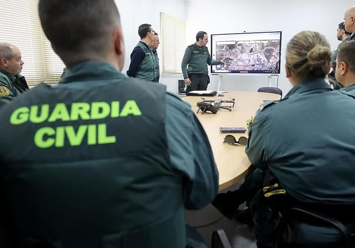 Equipos de la Guardia Civil en una imagen de archivoL