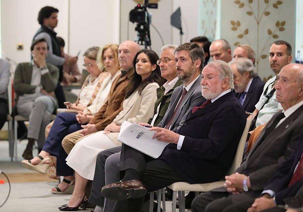 Algunos de los asistentes a la presentación de 'Memoria APP'